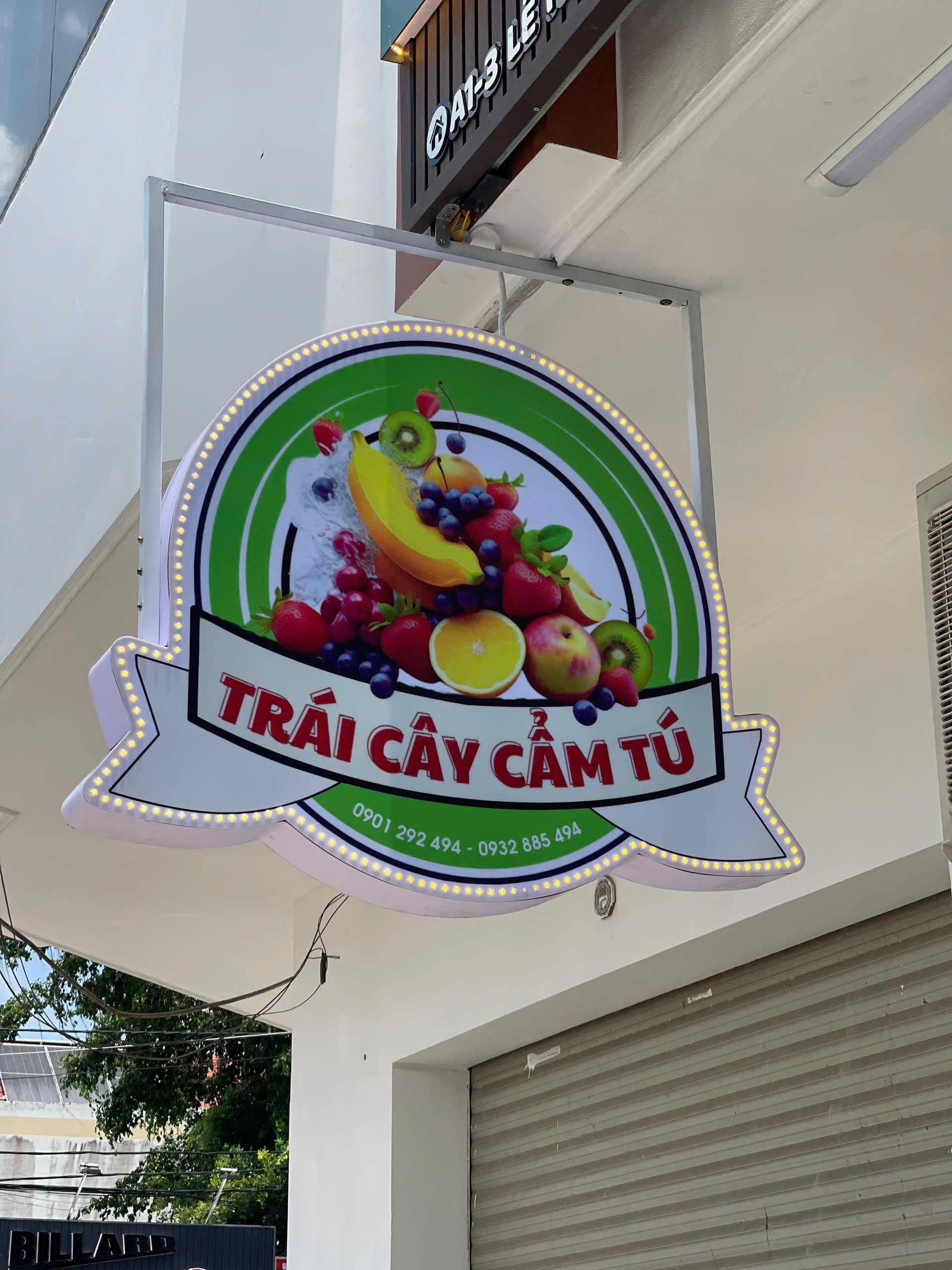 Hộp đèn mica led chạy viền